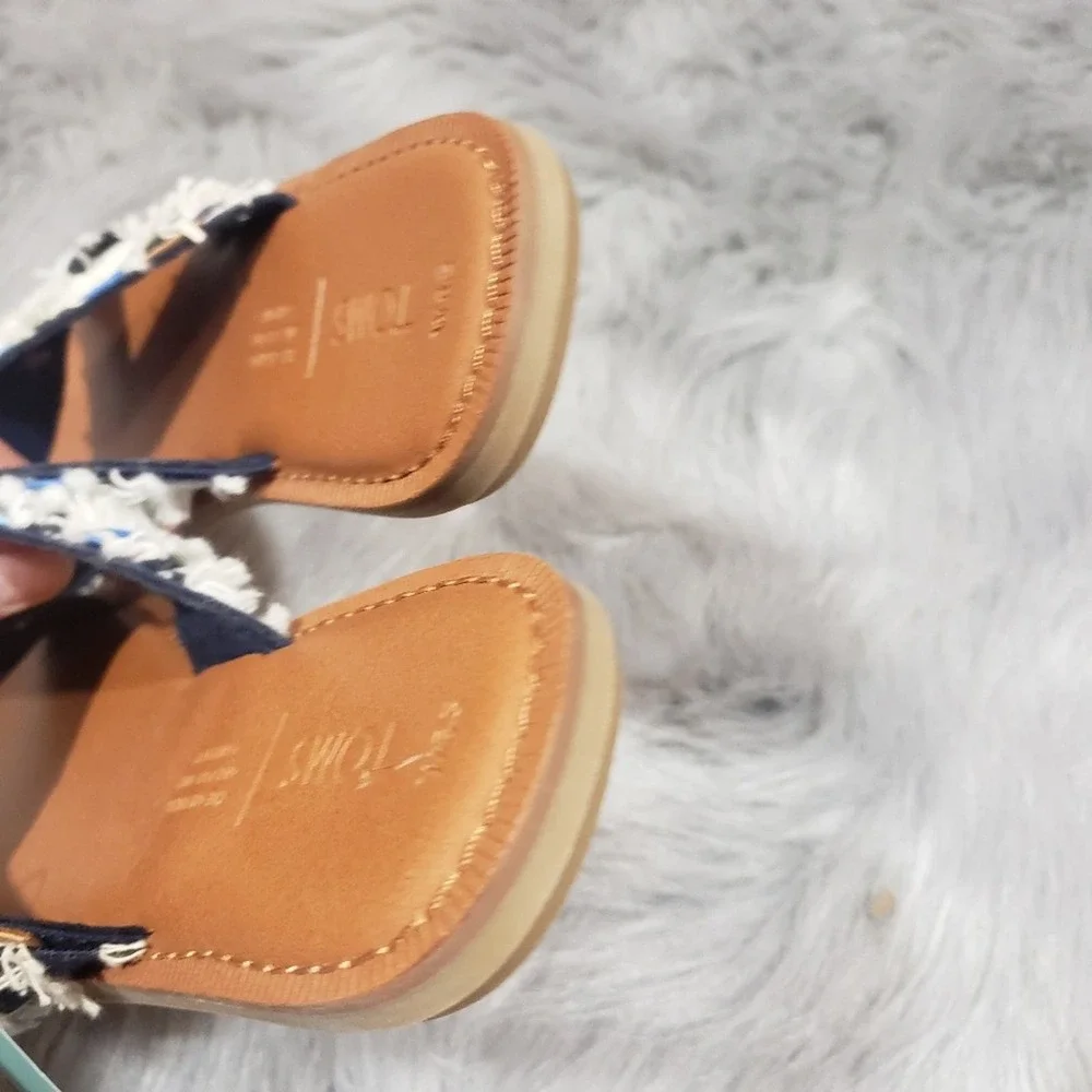 Toms Viv Navy‎ coupe denim slide blue fray crisscross straps slip on sandals NIB